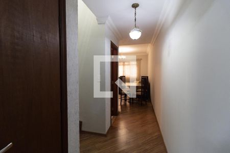 Corredor de casa à venda com 2 quartos, 130m² em Jardim Santa Emilia, São Paulo