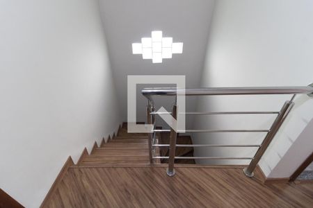 Escada de casa à venda com 2 quartos, 130m² em Jardim Santa Emilia, São Paulo