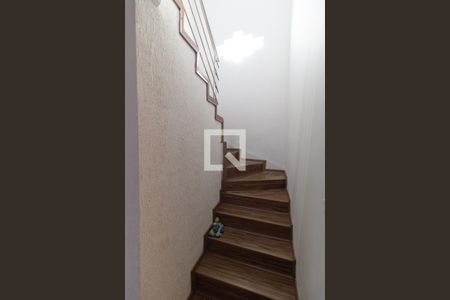 Escada de casa à venda com 2 quartos, 130m² em Jardim Santa Emilia, São Paulo