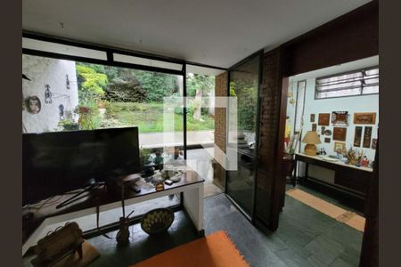 Casa à venda com 3 quartos, 211m² em Jardim Marajoara, São Paulo