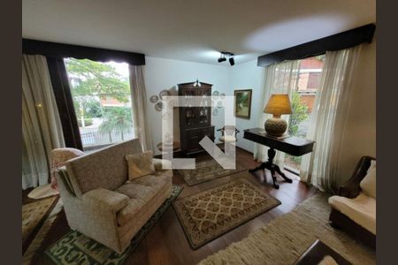 Casa à venda com 3 quartos, 211m² em Jardim Marajoara, São Paulo