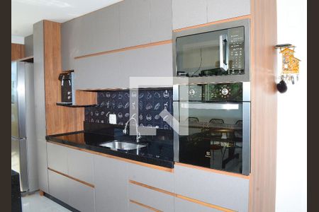 Cozinha de apartamento à venda com 2 quartos, 100m² em Novo Horizonte, Belo Horizonte