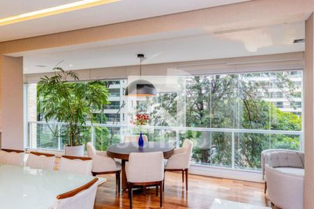 Apartamento à venda com 3 quartos, 242m² em Campo Belo, São Paulo