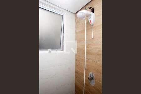 Banheiro de kitnet/studio para alugar com 1 quarto, 32m² em Centro Histórico, Porto Alegre