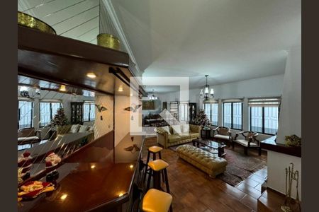 Casa à venda com 3 quartos, 195m² em Jardim Campo Grande, São Paulo