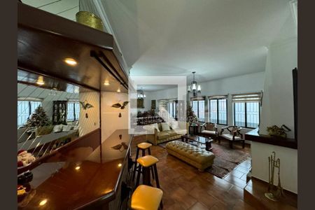 Casa à venda com 3 quartos, 195m² em Jardim Campo Grande, São Paulo