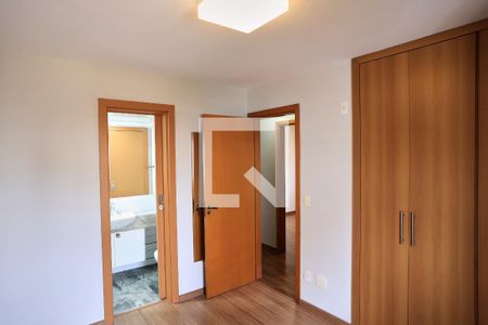 Suíte de apartamento para alugar com 3 quartos, 107m² em Funcionários, Belo Horizonte