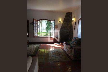Casa à venda com 3 quartos, 400m² em Parque Guarapiranga, São Paulo