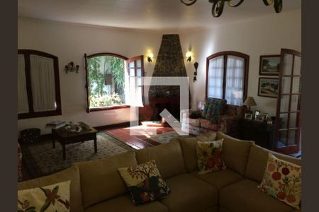Casa à venda com 3 quartos, 400m² em Parque Guarapiranga, São Paulo