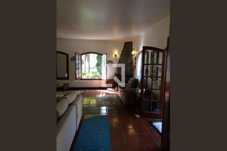 Casa à venda com 3 quartos, 400m² em Parque Guarapiranga, São Paulo