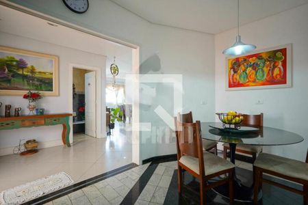 Casa à venda com 4 quartos, 240m² em Interlagos, São Paulo