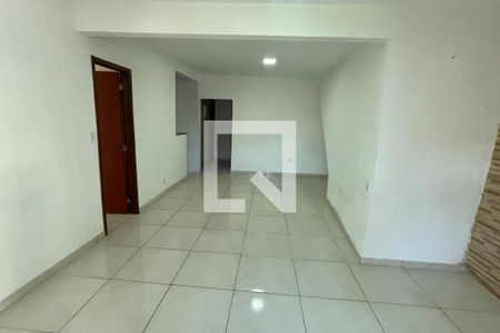 Sala de casa para alugar com 2 quartos, 75m² em Vila Canaan, Duque de Caxias