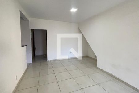 Sala de casa para alugar com 2 quartos, 75m² em Vila Canaan, Duque de Caxias