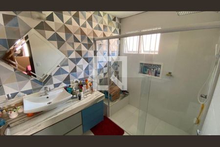 Casa à venda com 3 quartos, 320m² em Interlagos, São Paulo