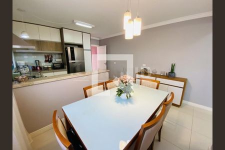 Casa à venda com 3 quartos, 204m² em Campo Grande, São Paulo