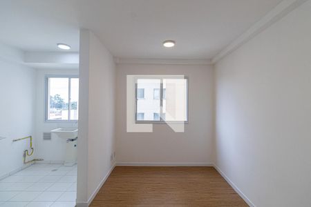 Sala/Cozinha/Área de Serviço  de apartamento para alugar com 2 quartos, 45m² em Jardim Helian, São Paulo