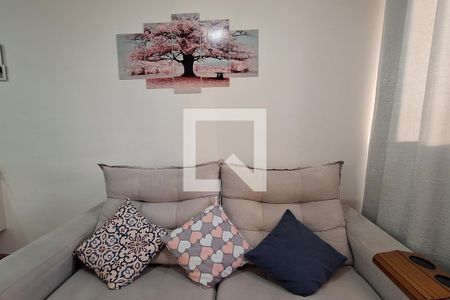 Sala de TV de apartamento à venda com 2 quartos, 56m² em Parque Oratório, Santo André