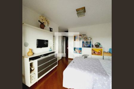 Casa à venda com 4 quartos, 220m² em Cidade Dutra, São Paulo
