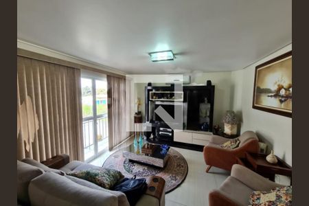 Casa à venda com 4 quartos, 272m² em Capela do Socorro, São Paulo