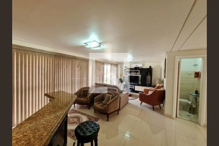 Casa à venda com 4 quartos, 272m² em Capela do Socorro, São Paulo