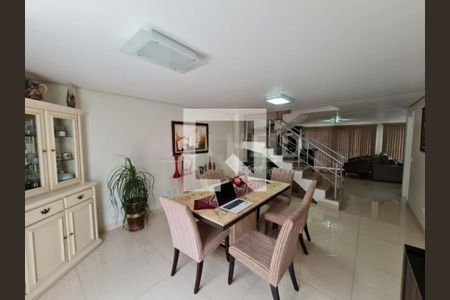 Casa à venda com 4 quartos, 272m² em Capela do Socorro, São Paulo