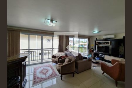 Casa à venda com 4 quartos, 272m² em Capela do Socorro, São Paulo