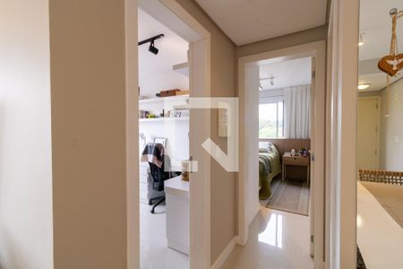Corredor de apartamento para alugar com 2 quartos, 60m² em Menino Deus, Porto Alegre