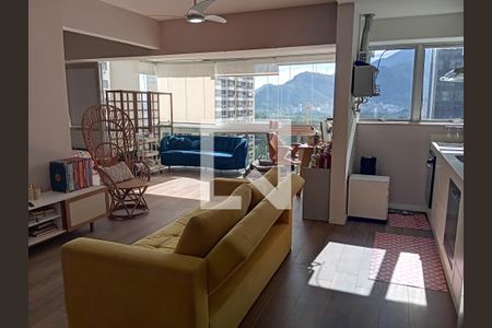 Sala de apartamento à venda com 1 quarto, 65m² em Barra da Tijuca, Rio de Janeiro