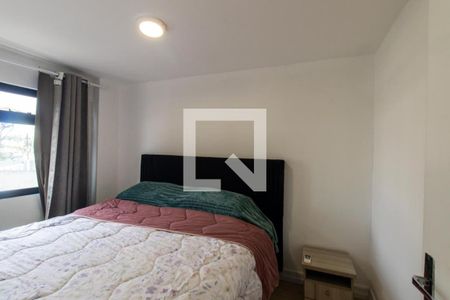 Quarto 1 de apartamento para alugar com 3 quartos, 74m² em Novo Mundo, Curitiba