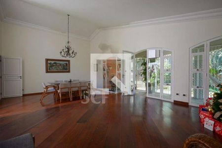 Casa à venda com 4 quartos, 450m² em Jardim Marajoara, São Paulo