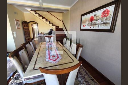 Casa à venda com 4 quartos, 255m² em Terceira Divisão de Interlagos, São Paulo