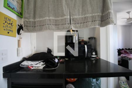 Sala, Cozinha e Área de Serviço de apartamento para alugar com 1 quarto, 24m² em Paraíso do Morumbi, São Paulo