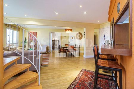 Apartamento à venda com 3 quartos, 230m² em Vila Paulista, São Paulo