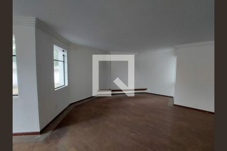 Casa à venda com 4 quartos, 600m² em Jardim Everest, São Paulo