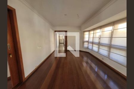 Casa à venda com 4 quartos, 446m² em Chácara Monte Alegre, São Paulo