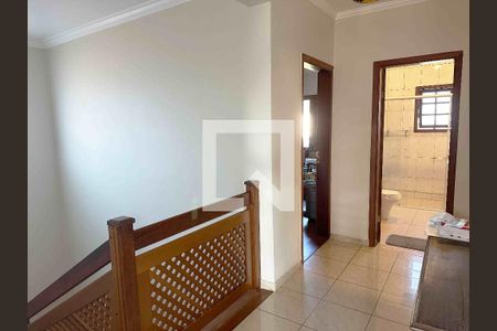Corredor de casa de condomínio à venda com 3 quartos, 290m² em Morada das Flores (aldeia da Serra), Barueri