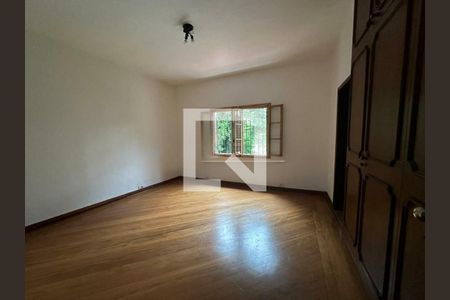 Casa à venda com 4 quartos, 320m² em Interlagos, São Paulo