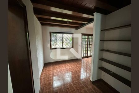 Casa à venda com 4 quartos, 320m² em Interlagos, São Paulo