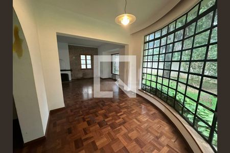 Casa à venda com 4 quartos, 320m² em Interlagos, São Paulo