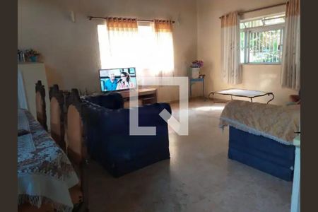 Casa à venda com 6 quartos, 497m² em Praia do Leblon, Diadema