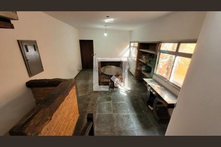 Casa à venda com 4 quartos, 270m² em Vila Friburgo, São Paulo