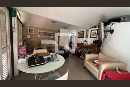 Casa à venda com 2 quartos, 270m² em Jardim Marajoara, São Paulo