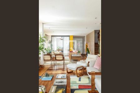 Casa à venda com 3 quartos, 600m² em Jardim Cordeiro, São Paulo