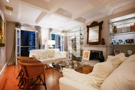Casa à venda com 4 quartos, 530m² em Jardim Viana, São Paulo