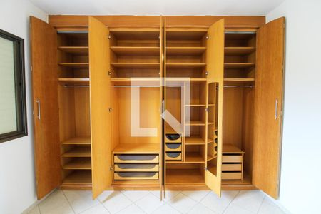 Quarto 1 - Armários de casa de condomínio à venda com 2 quartos, 112m² em Rio Pequeno, São Paulo