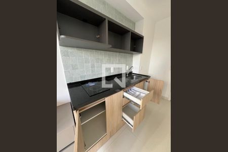 Sala/Cozinha de apartamento à venda com 1 quarto, 25m² em Campo Belo, São Paulo