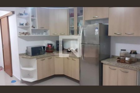 Casa à venda com 3 quartos, 177m² em Jardim Rosalina, São Paulo