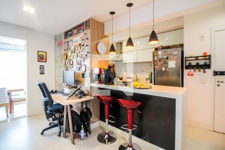 Sala de apartamento à venda com 2 quartos, 79m² em Vila Bertioga, São Paulo