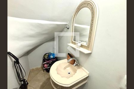 Banheiro  de casa à venda com 3 quartos, 100m² em Jardim Aricanduva, São Paulo