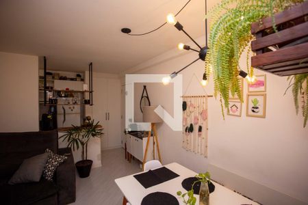 Sala de apartamento à venda com 2 quartos, 56m² em Taboão, Diadema